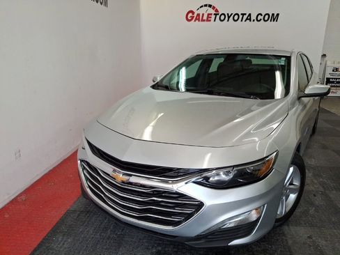 Used 2022 Chevrolet Malibu LT image 3