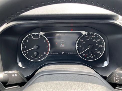 Used 2025 Nissan Rogue SV FWD image 15