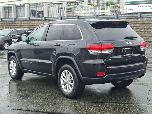 Used 2021 Jeep Grand Cherokee Laredo X AWD/4WD image 4