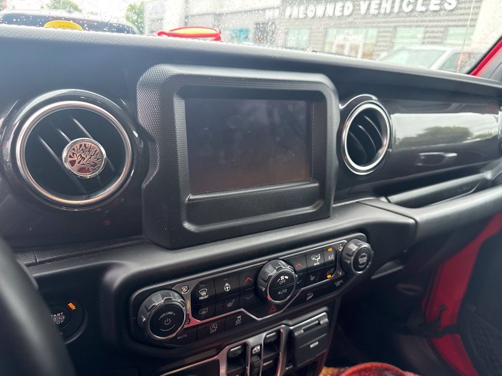 Used 2021 Jeep Wrangler Unlimited Sahara AWD/4WD image 11
