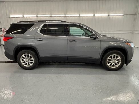 Used 2019 Chevrolet Traverse LT FWD image 8