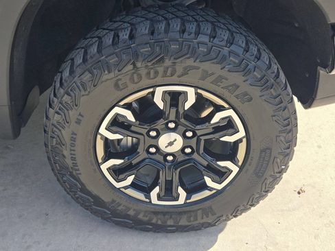 Used 2024 Chevrolet Silverado 1500 ZR2 w/ Technology Package AWD/4WD image 32