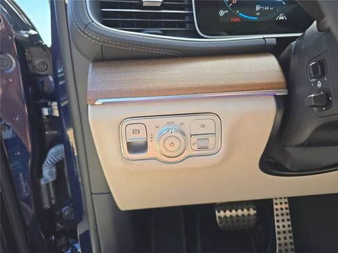 Used 2021 Mercedes-Benz GLS 580 4MATIC image 35
