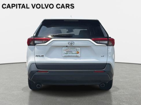 Used 2022 Toyota RAV4 LE FWD image 7