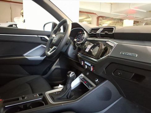 Certified 2025 Audi Q3 2.0T Premium w/ Convenience Package image 23