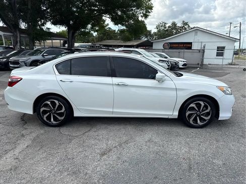 Used 2017 Honda Accord EX image 4