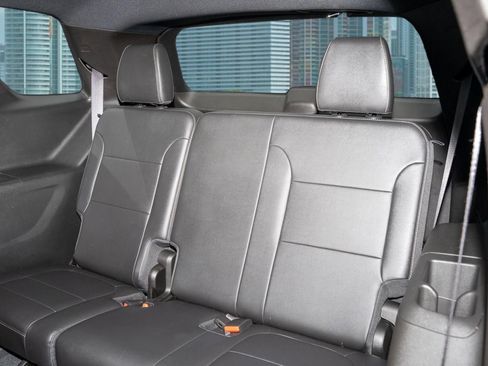 Used 2023 Chevrolet Traverse LT FWD image 20
