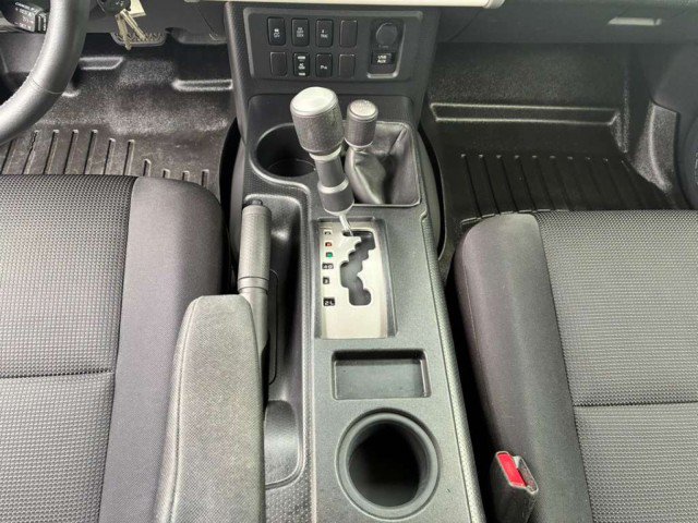 Used 2013 Toyota FJ Cruiser 4WD w/ Upgrade Pkg image 20