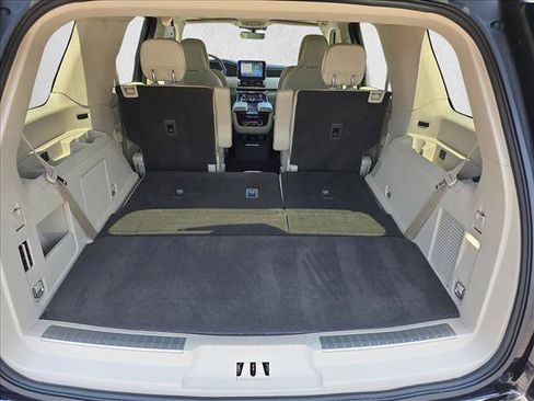 Used 2019 Lincoln Navigator Reserve w/ Cargo Package AWD/4WD image 12