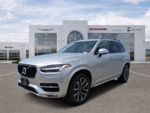Used 2019 Volvo XC90 T5 Momentum w/ Multimedia Package AWD/4WD image 5