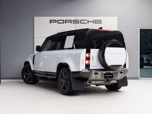 Used 2025 Land Rover Defender 110 X-Dynamic SE AWD/4WD image 5