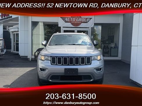 Used 2017 Jeep Grand Cherokee Limited AWD/4WD image 8