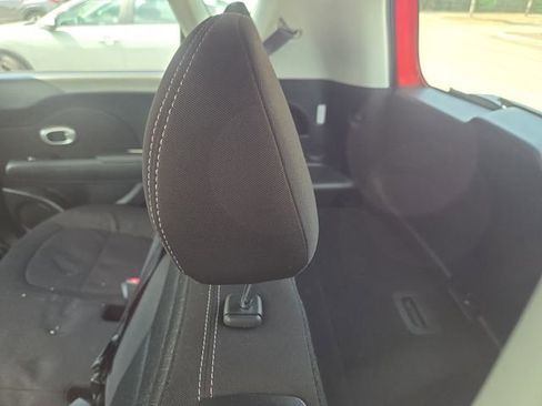 Used 2019 Kia Soul image 11