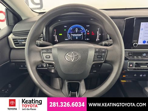 Used 2025 Toyota Camry LE FWD image 28