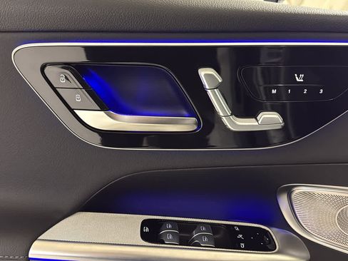 New 2025 Mercedes-Benz GLC 350e 4MATIC image 16