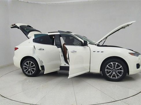 Used 2020 Maserati Levante S image 73