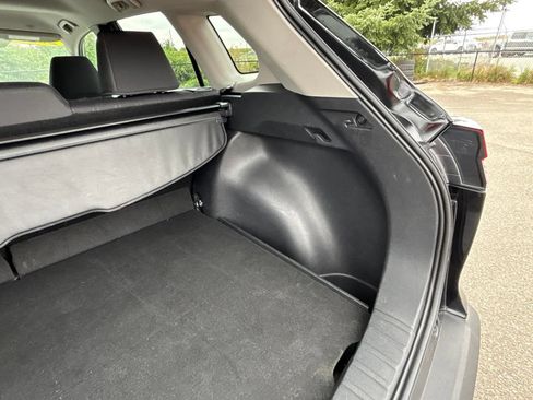 Used 2025 Toyota Corolla Cross LE AWD/4WD image 35
