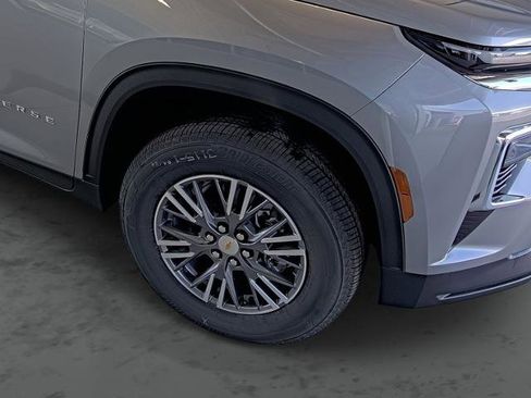 New 2026 Chevrolet Traverse LT w/ Driver Confidence Package AWD/4WD image 16