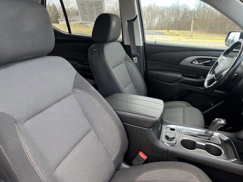 Used 2020 Chevrolet Traverse LT w/ Driver Confidence II Package image 40