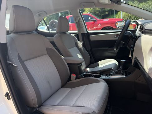 Used 2019 Toyota Corolla LE FWD image 21