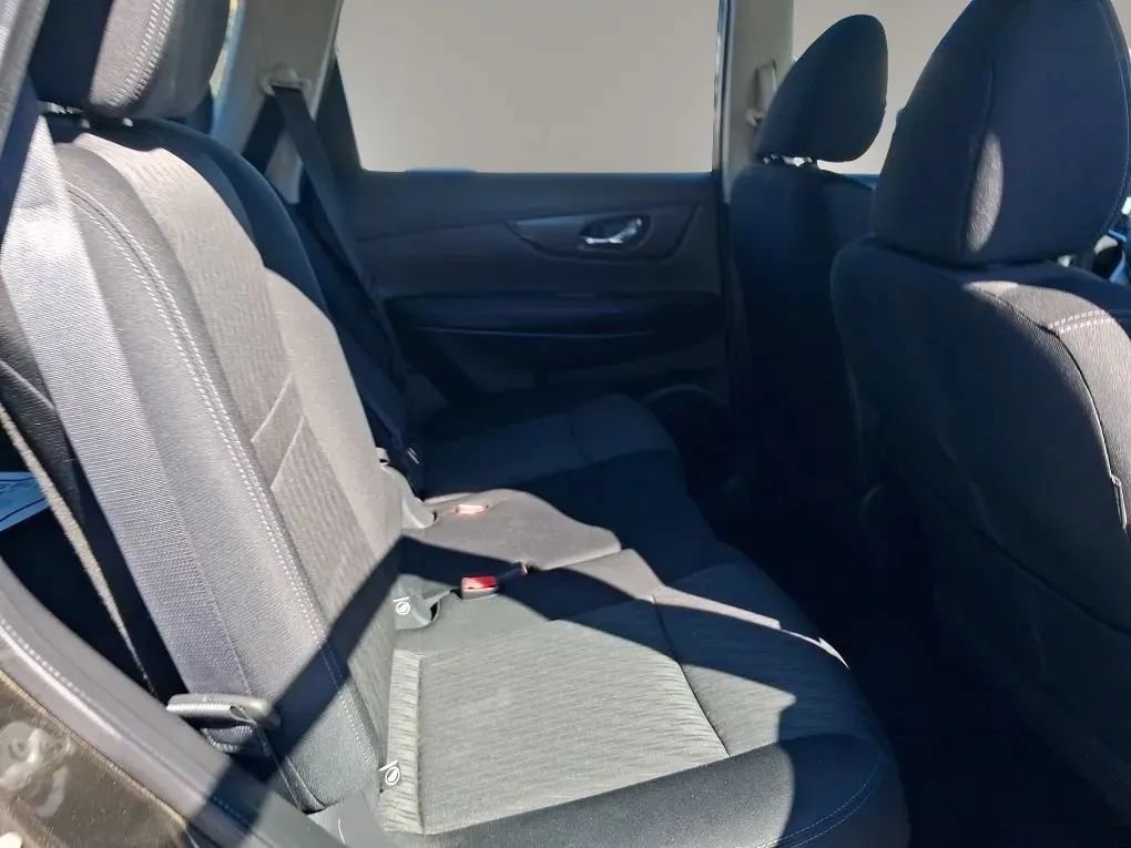 Used 2017 Nissan Rogue S AWD/4WD image 36