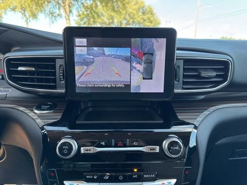 Used 2023 Ford Explorer Limited image 29