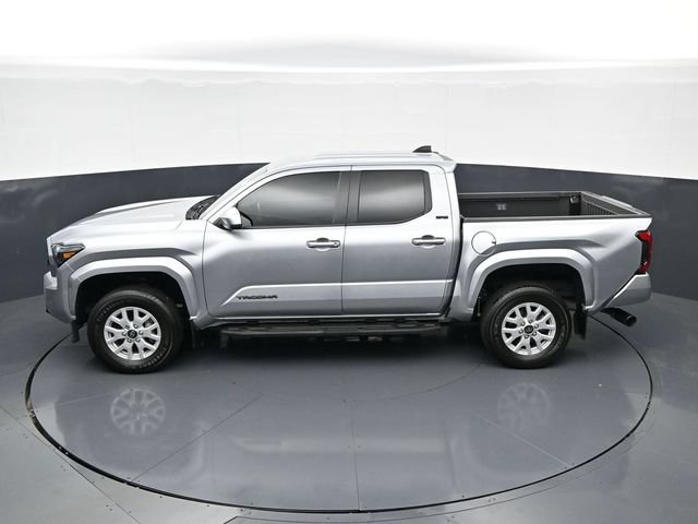Used 2024 Toyota Tacoma SR5 AWD/4WD image 36