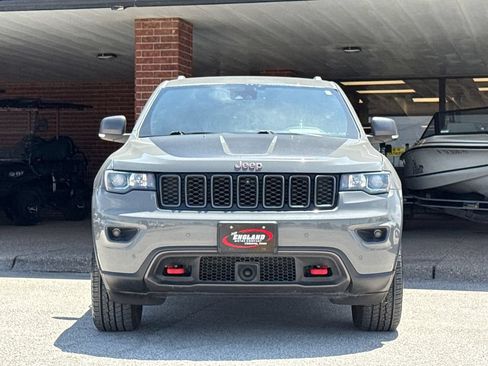 Used 2019 Jeep Grand Cherokee Trailhawk AWD/4WD image 2
