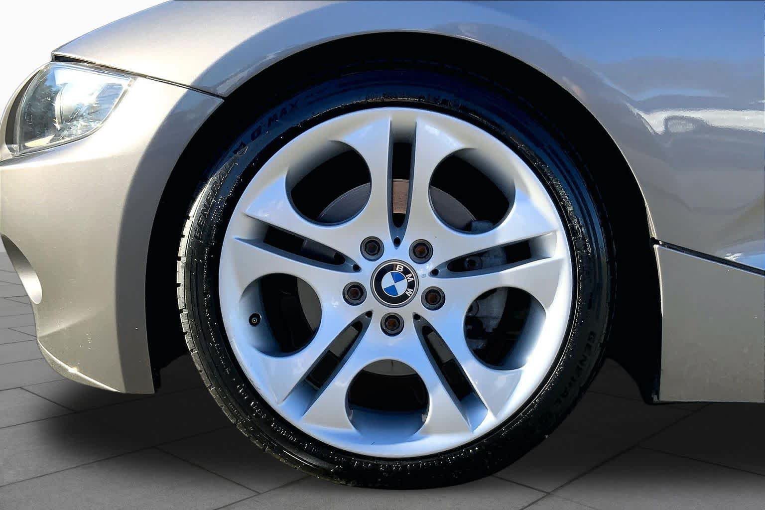 Used 2004 BMW Z4 3.0i RWD image 8