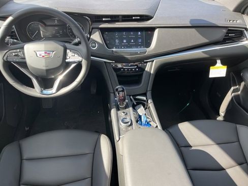New 2025 Cadillac XT6 Luxury image 33