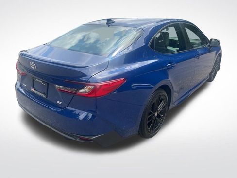 Used 2026 Toyota Camry SE FWD image 5