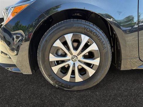 Used 2022 Toyota Corolla LE image 15