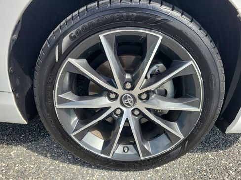 Used 2017 Toyota Camry XSE image 11