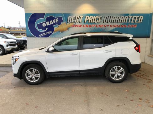 Used 2024 GMC Terrain SLE w/ Driver Convenience Package image 5