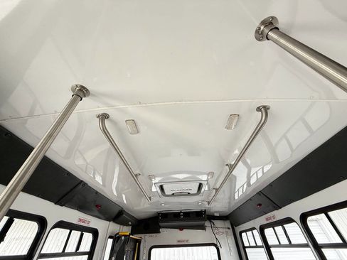 Used 2014 Chevrolet Express 3500 w/ Shuttle Bus Package image 67