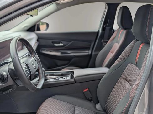 Used 2026 Nissan Sentra SR w/ Floor Mat Package FWD image 11
