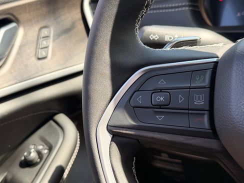 New 2026 Jeep Grand Cherokee Limited AWD/4WD image 13