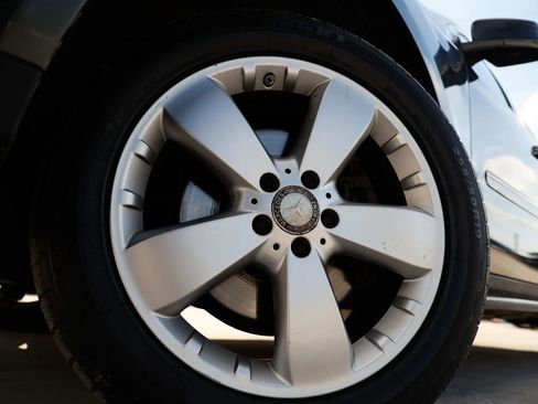 Used 2011 Mercedes-Benz ML 350 4MATIC image 32