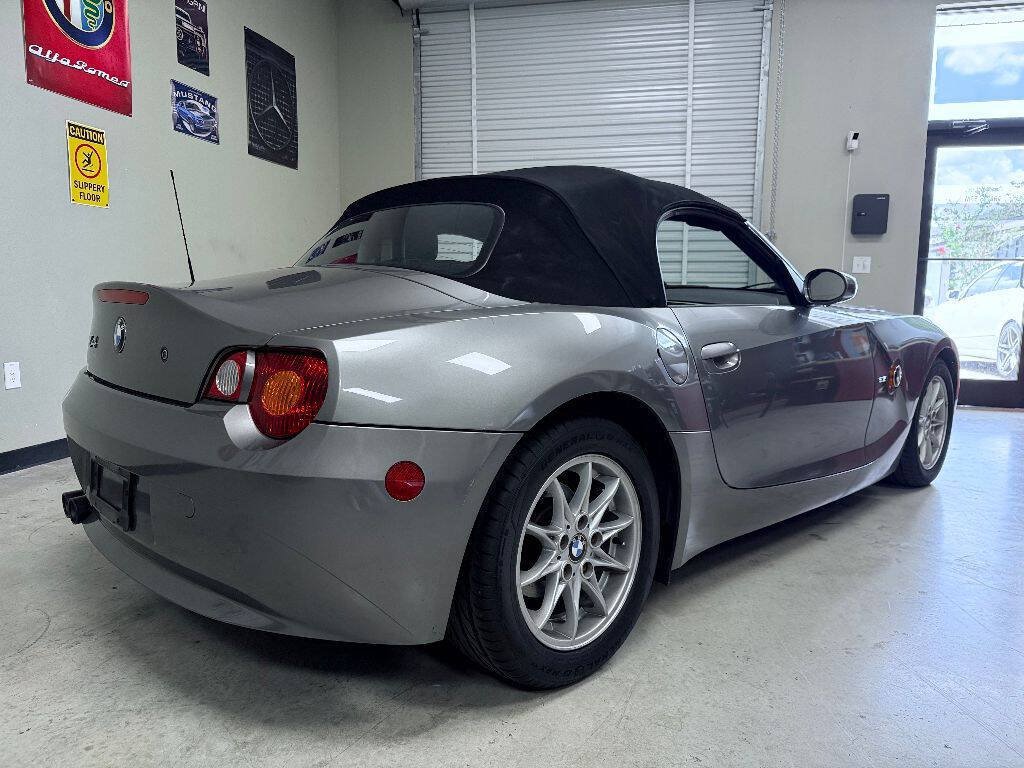 Used 2003 BMW Z4 2.5i RWD image 12