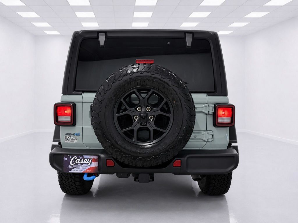 Used 2024 Jeep Wrangler Unlimited AWD/4WD image 9