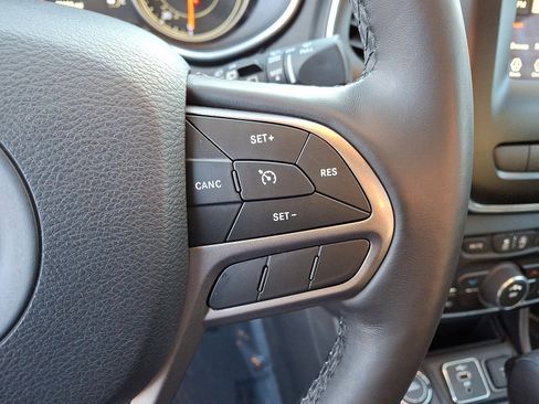 Used 2020 Jeep Cherokee Latitude Plus w/ Cold Weather Group image 21