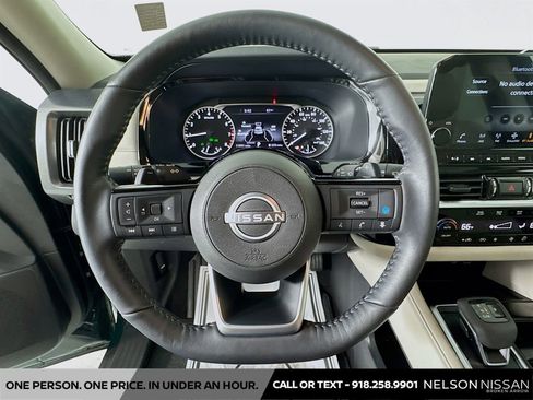 Certified 2024 Nissan Pathfinder SL image 11