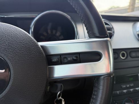 Used 2006 Ford Mustang GT RWD image 22