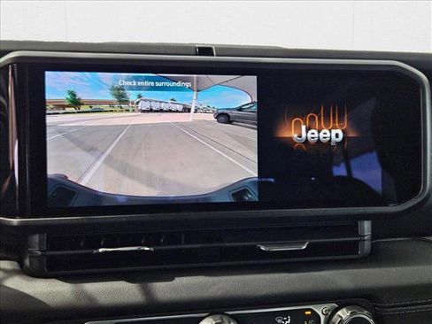 New 2025 Jeep Gladiator Sport image 13