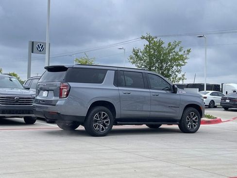 Used 2022 Chevrolet Suburban Z71 AWD/4WD image 8