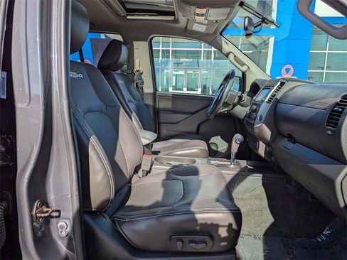 Used 2015 Nissan Frontier PRO-4X image 38