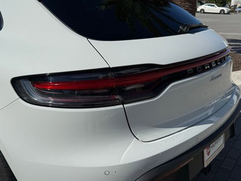 Used 2024 Porsche Macan Base image 14