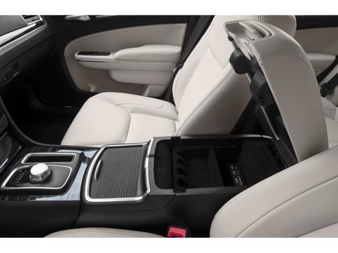 Used 2015 Chrysler 300 Limited RWD image 64