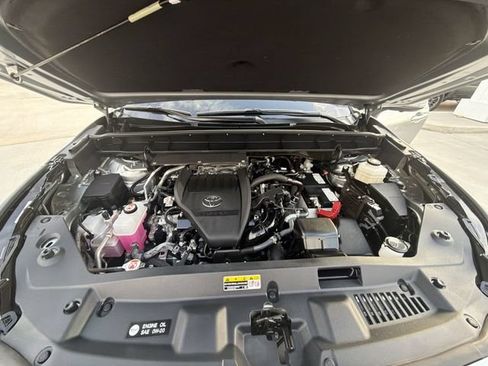 Certified 2025 Toyota Highlander Limited FWD image 34