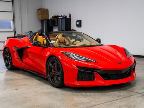 Used 2023 Chevrolet Corvette Z06 w/ Battery Protection Package RWD image 3